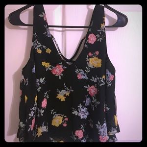 Decree Floral Crop Top Size Medium - NWT